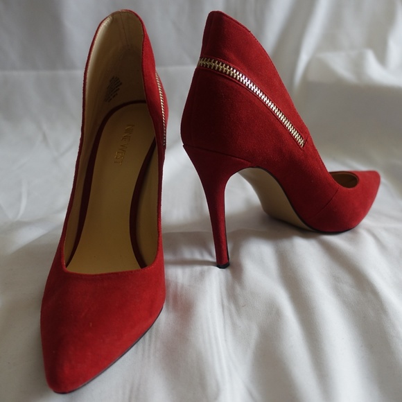 Nine West Felycia Pump with Zipper Detail - Picture 1 of 4